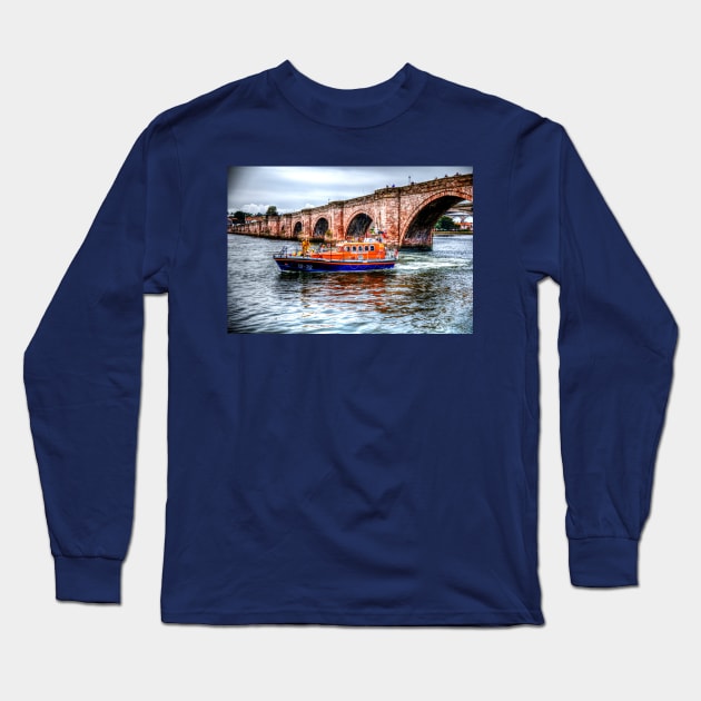 Berwick Upon Tweed RNLI Lifeboat And Old Bridge Long Sleeve T-Shirt by tommysphotos